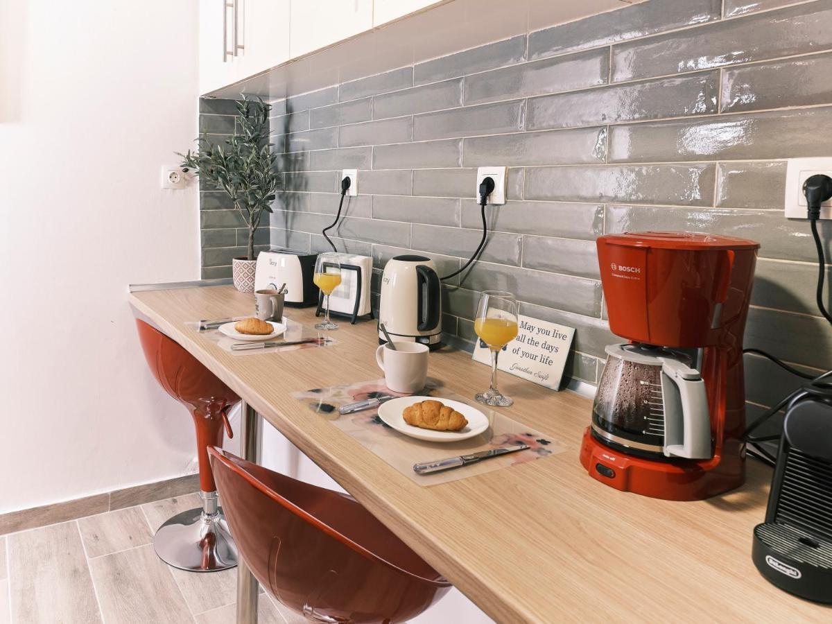 "Under The Olive Tree"- Beautiful Apartment In The Heart Of Atena Exterior foto