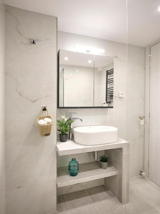"Under The Olive Tree"- Beautiful Apartment In The Heart Of Atena Exterior foto