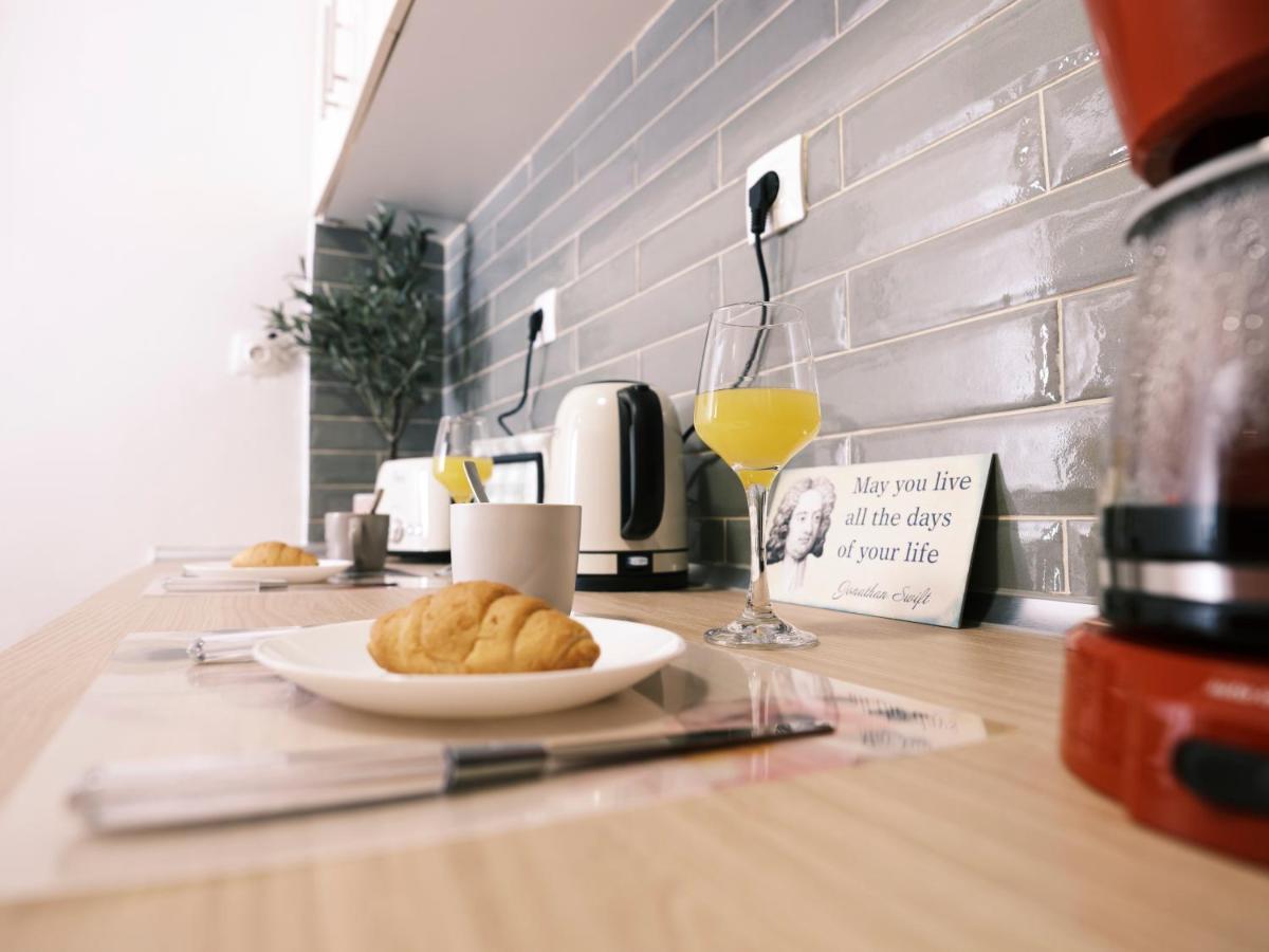 "Under The Olive Tree"- Beautiful Apartment In The Heart Of Atena Exterior foto